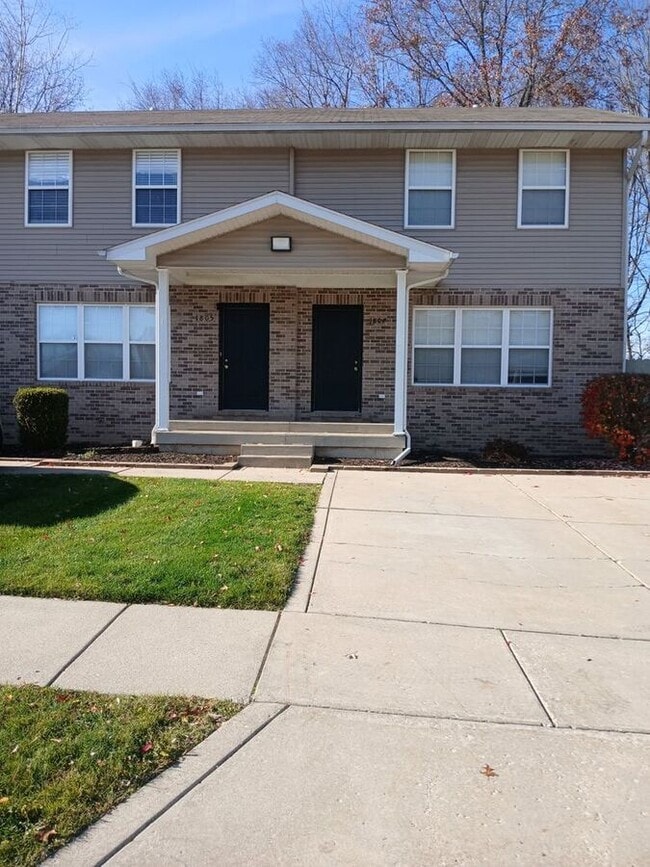 Building Photo - 1806 Dainesway Dr