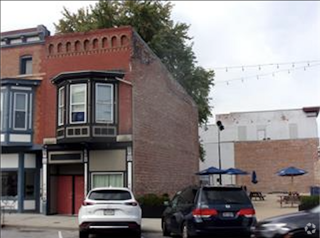 Building Photo - 35 E High St Unit #2 Rental