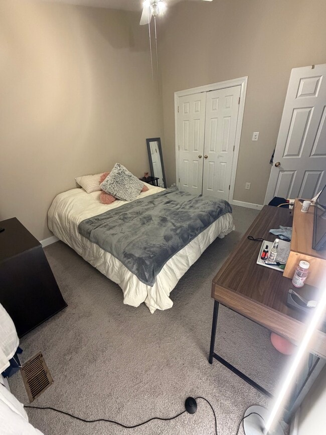 Building Photo - 5557 Rivendell Pl