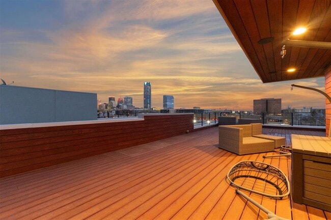 Photo - 841 NW 6th St