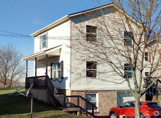 Building Photo - For Rent: 4-bedroom 2-bathroom single fami... Rental