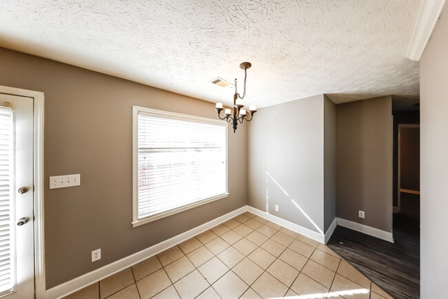 Photo - 1812 Aspen Way