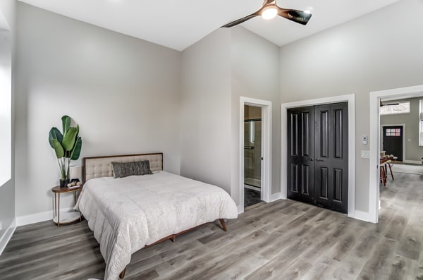 Photo - 2455 W McMicken Ave