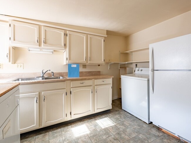 120-126-126 N Willard St Unit 126 North Willard