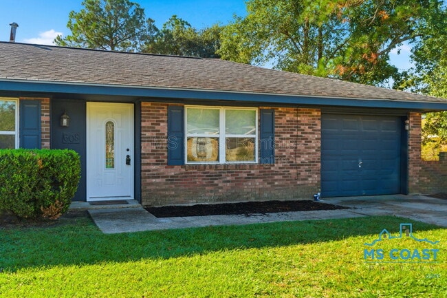 Photo - 609 Temple Dr