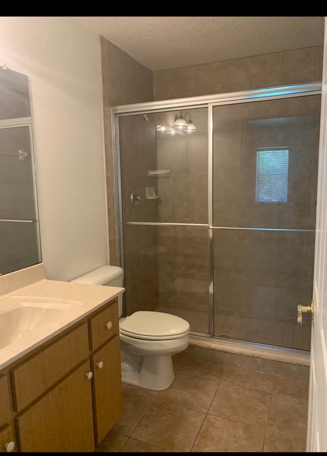Master bath - 7406 Canterbury St Apartments Unit Duplex