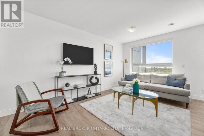 Photo - 100 Manett Crescent