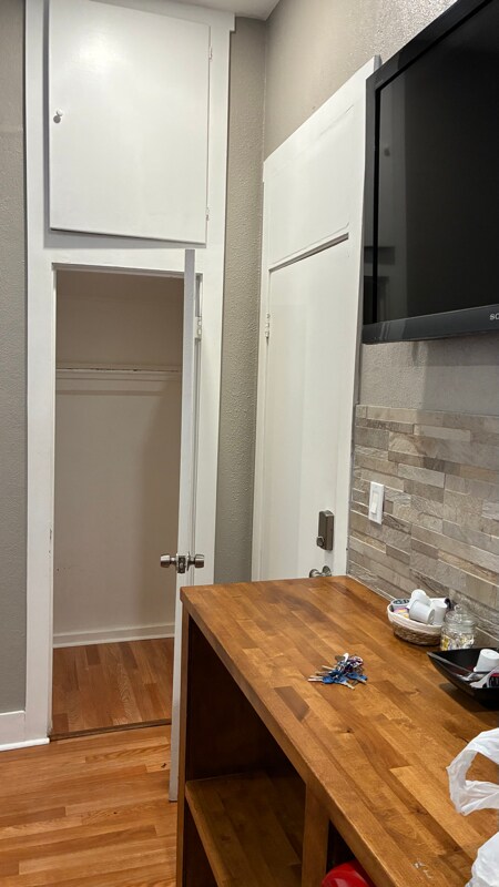 Photo - 1057-1057 7th Ave N