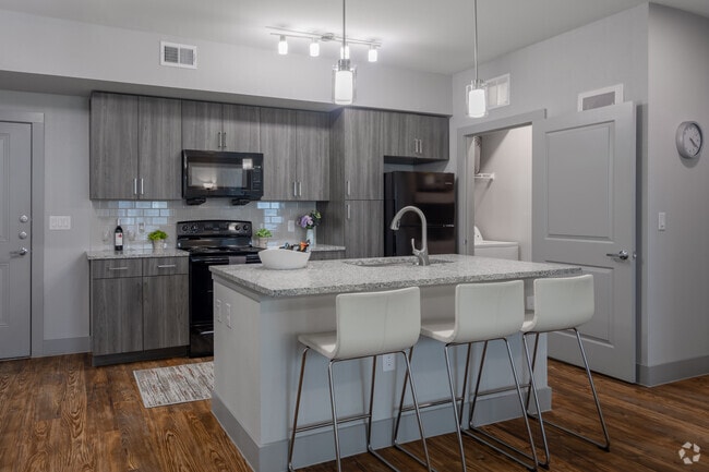 2BR, 2BA - 936SF - The Broadway