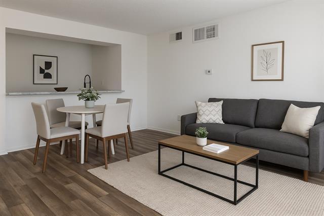 Building Photo - 9813 Walnut St Unit 302