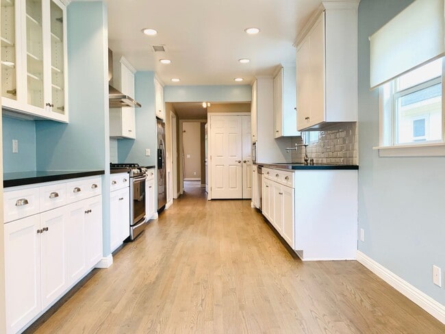 Photo - Gorgeous 3BD/2BA House in Hillcrest - Available NOW!