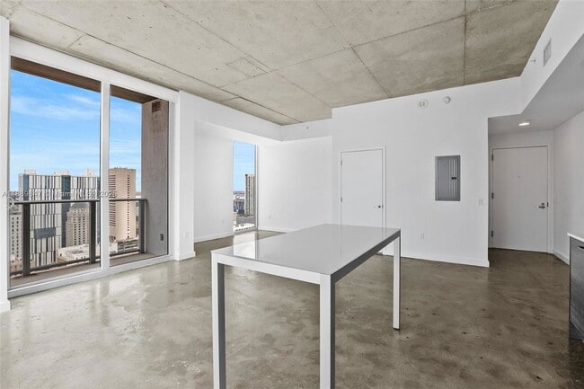 Building Photo - 151 SE 1st St Unit 3511