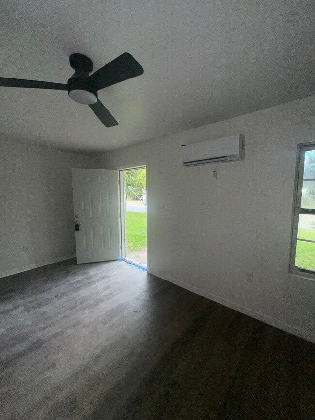 Photo - 1208 E 2nd Ave