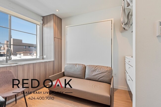 Building Photo - 11649 Mayfield Ave Rental