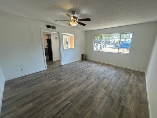 4030 W Ashland Ave