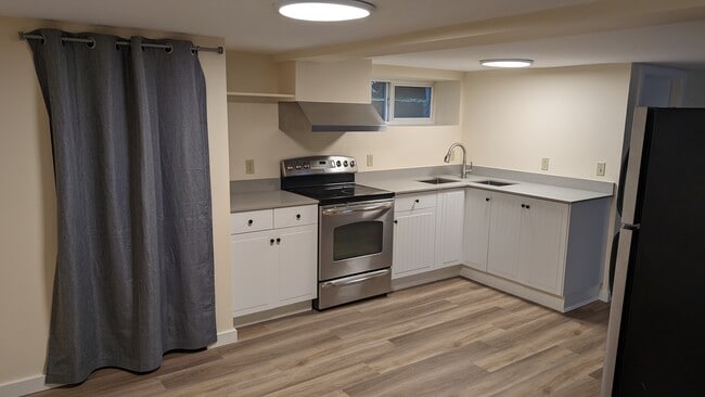 Kitchen - 4049 Latona Avenue NE Unit C (Lower )