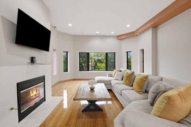 Photo - 7308 S Ridgeland Ave