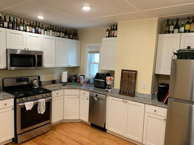 Photo - 49 Cross St Unit #A