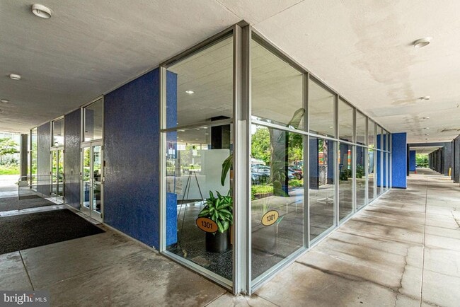 Building Photo - 1301 Delaware Ave SW Unit N504 Rental