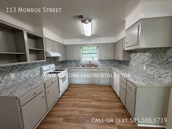 Photo - 113 N Monroe St