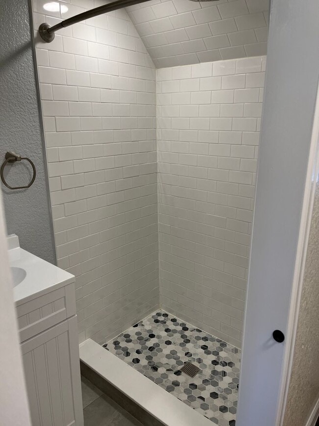 Photo - ALL PROSPECTIVE TENANTS MUST SUBMIT A $58 ...