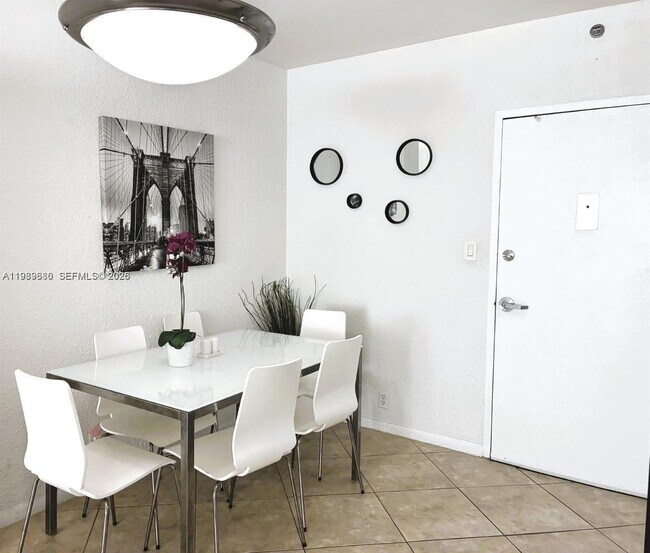 Photo - 1000 West Ave Unidad 110