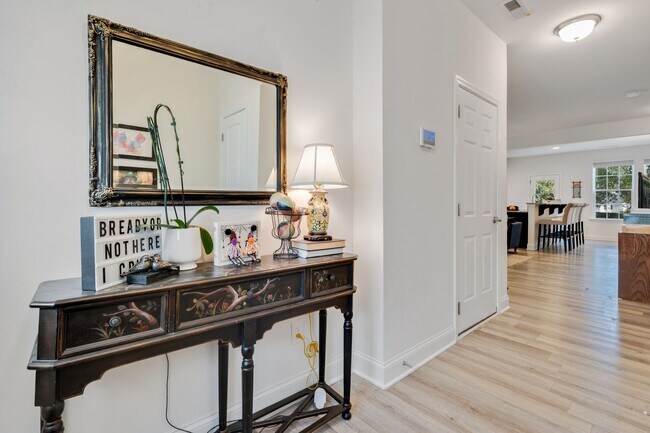 Photo - Stylish and Spacious 3 Bedroom, 2.5 Bathro...