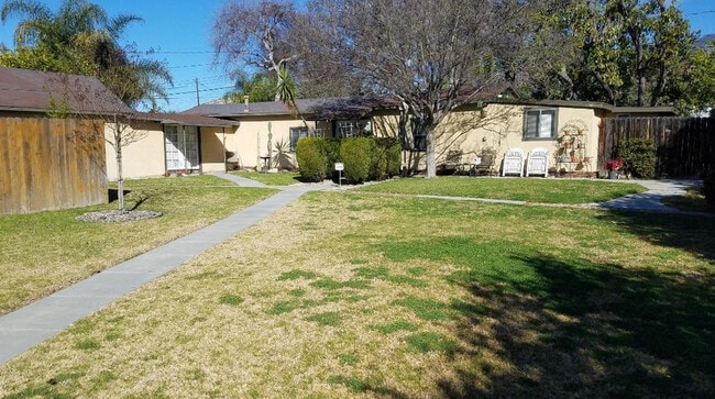 Front of unit - 3851 Oakdale St Unit 3851 Oakdale Rental