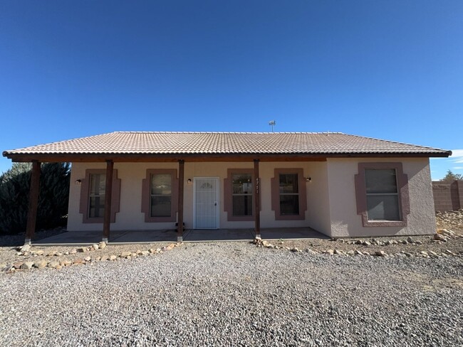 Beautiful 3 Bedroom 2 Bathroom House in He... - Beautiful 3 Bedroom 2 Bathroom House in He...