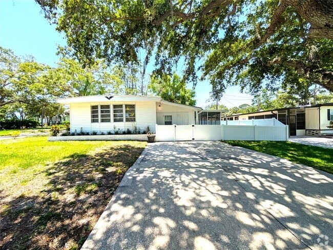 Building Photo - 12596 143rd St Rental