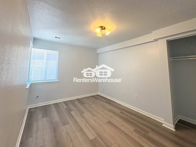 Photo - 1544 Valentia St
