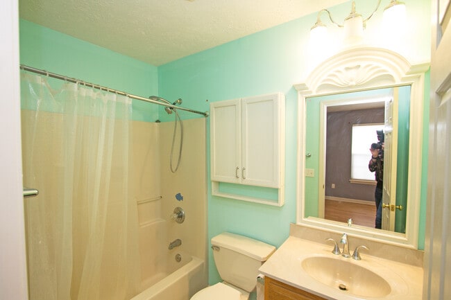 Building Photo - 2321 Winterset Dr Rental