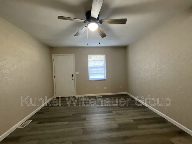 Photo - 10 Blackburn Manor