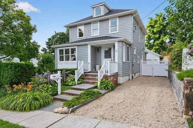 25 Soundview Ave