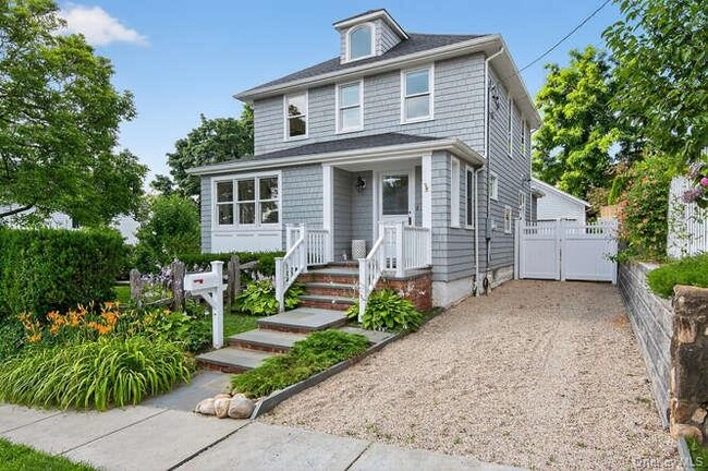 Photo - 25 Soundview Ave