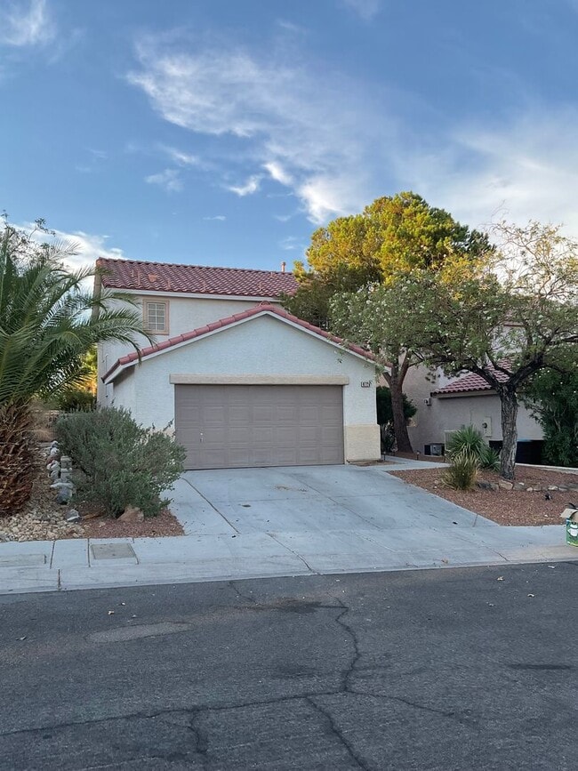 Great 1 story home, 3brs, 2bth, 2cg - Great 1 story home, 3brs, 2bth, 2cg