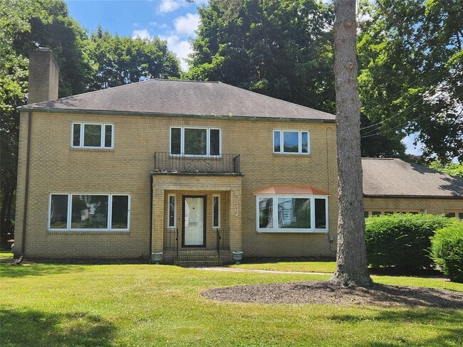 Building Photo - 77 Riverside Dr
