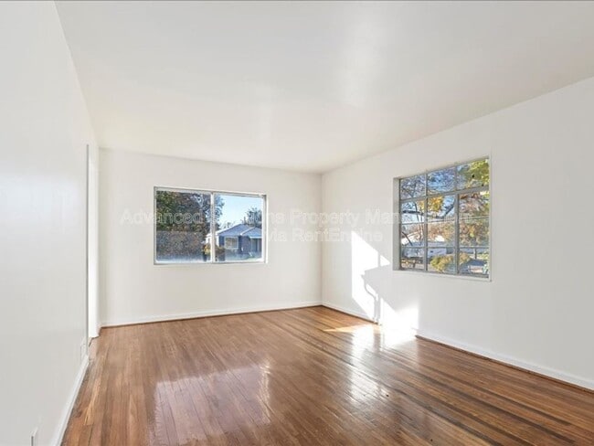 Photo - 1150 Simondi Ave