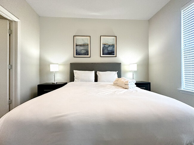 Building Photo - 1323 Sands Ter E Unit ID1057420P Rental