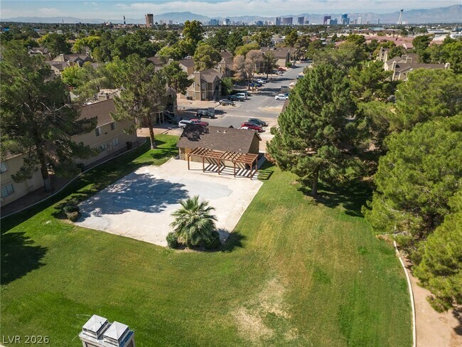 Photo - 2674 Bryandouglas Dr Unit B