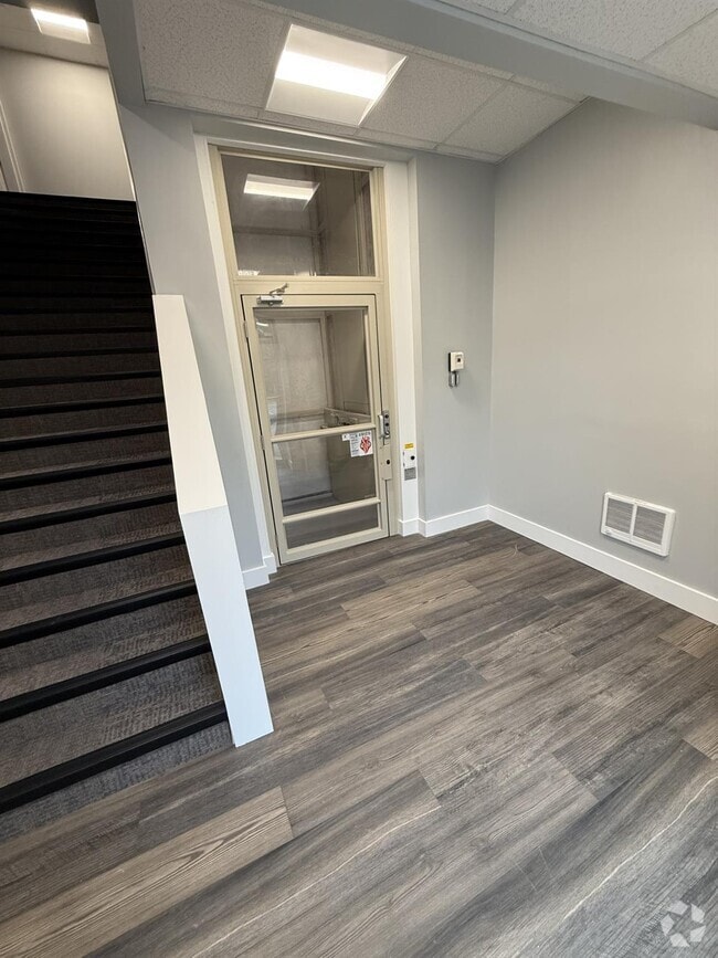 Building Photo - 1821 E Main St Unit 4 Rental