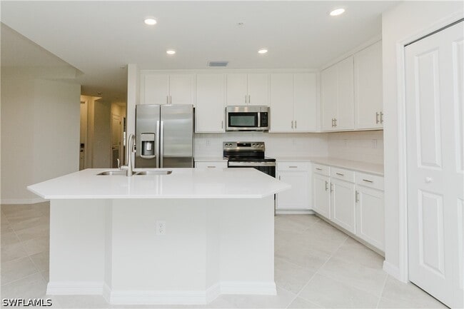 Building Photo - 18411 Copperhead Dr Unit 311