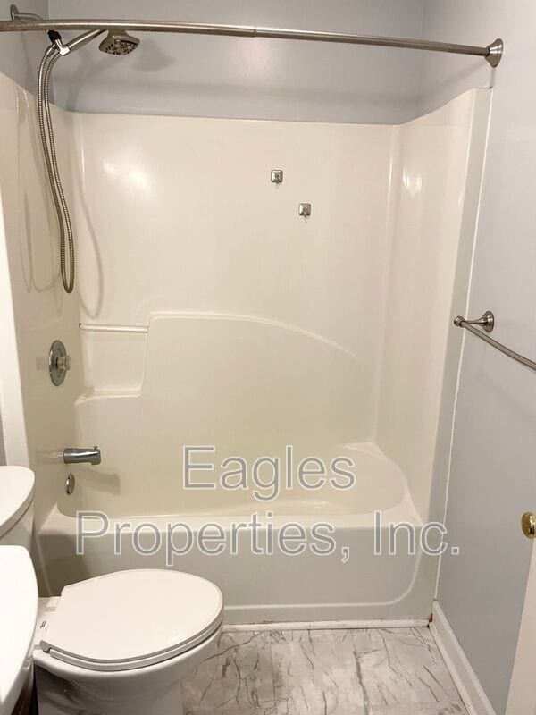 Photo - 202 Adler Ln