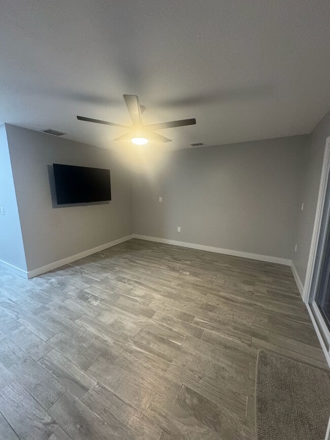 Photo - Southwest 8th Street, Miami, FL 33184 - 1 ...