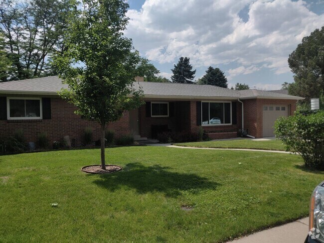 Building Photo - Four Bedroom Ranch in Hilltop/Lowry. Pets ... Rental