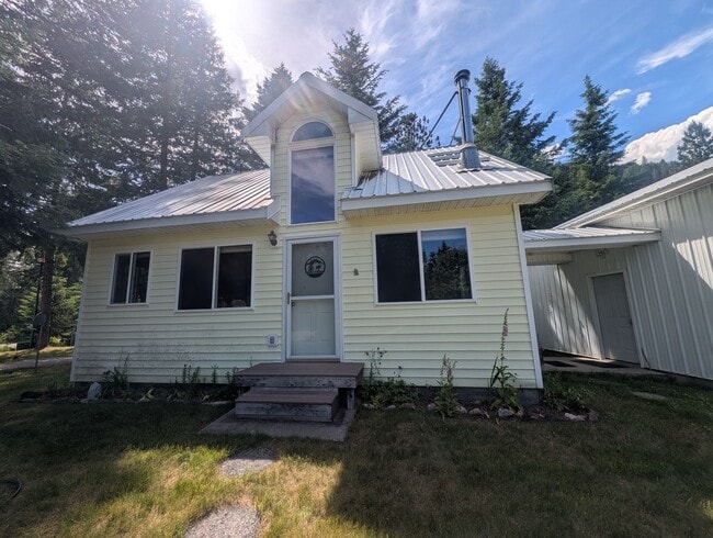 Photo - 3 Bedroom, 1 bathroom Home on Secondary Bead Lake Lot