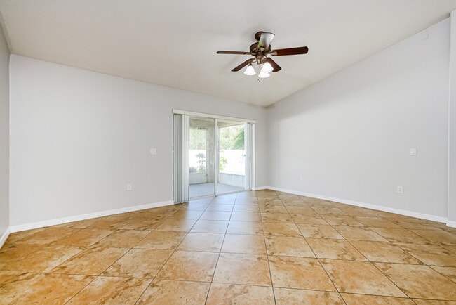 Photo - 1012 Heron Ct