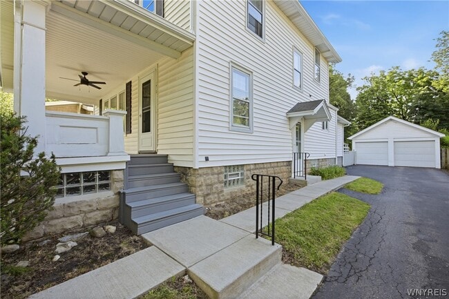 259 California Dr