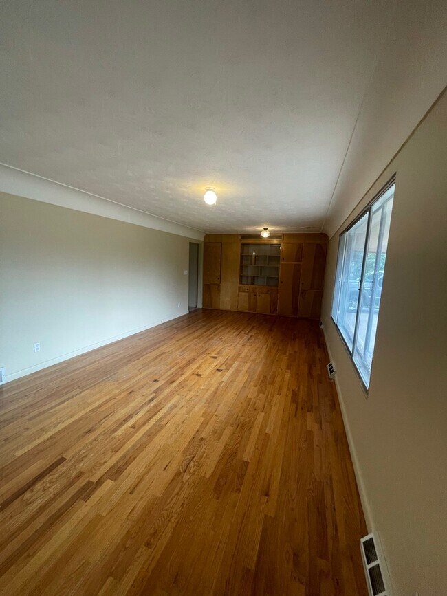 Photo - 501 1st Ave