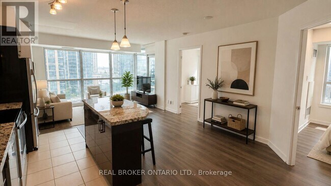 Photo - 18 Yonge St Unité 1013